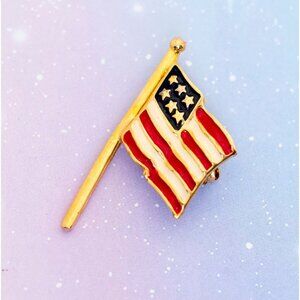 Vintage Simple American Flag Brooch | J27